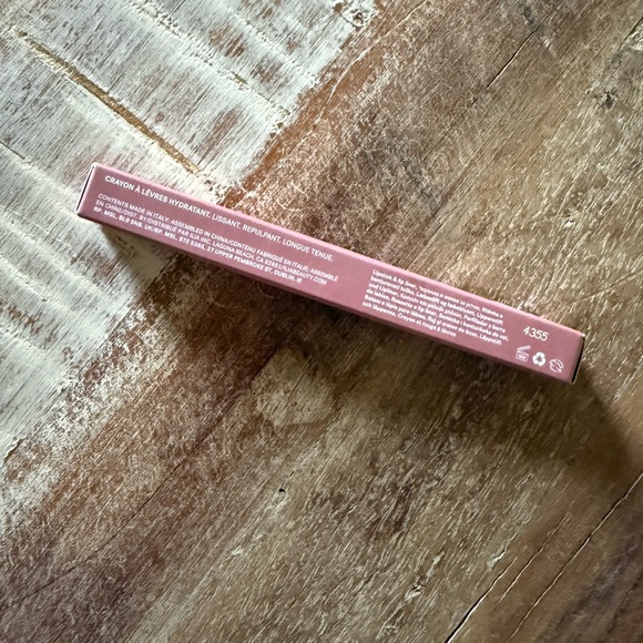 ILIA Lip Sketch Hydrating Crayon - Banquette - Picture 2 of 5